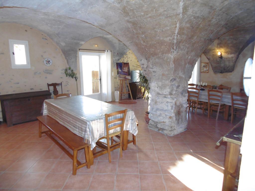 Bed and Breakfast La Ferme De Valauris Систерон Экстерьер фото