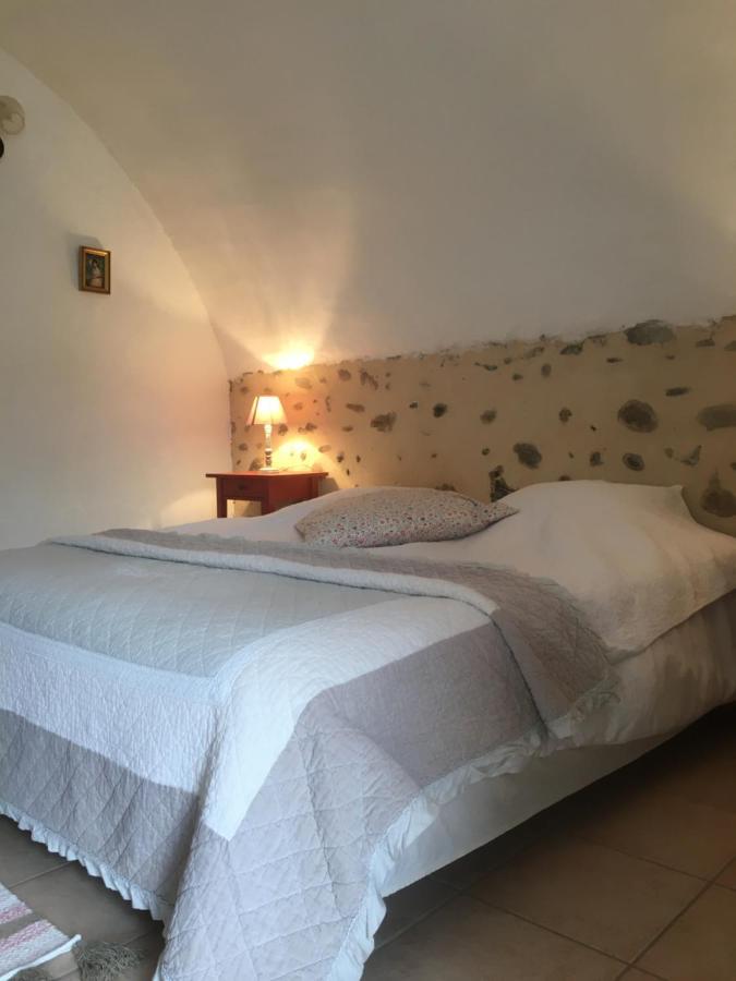 Bed and Breakfast La Ferme De Valauris Систерон Экстерьер фото