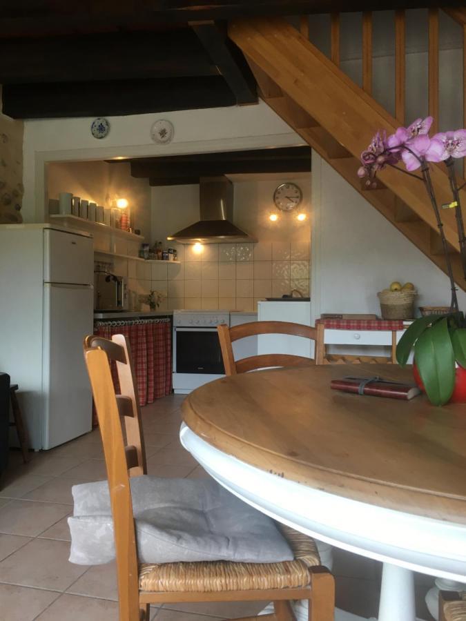 Bed and Breakfast La Ferme De Valauris Систерон Экстерьер фото