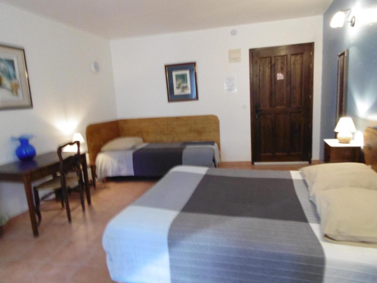 Bed and Breakfast La Ferme De Valauris Систерон Экстерьер фото