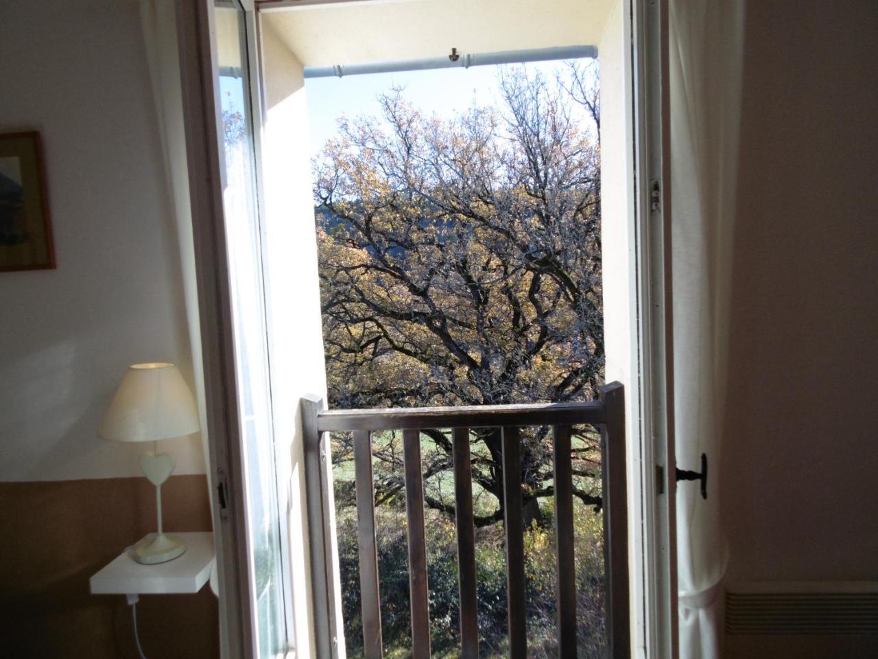 Bed and Breakfast La Ferme De Valauris Систерон Экстерьер фото