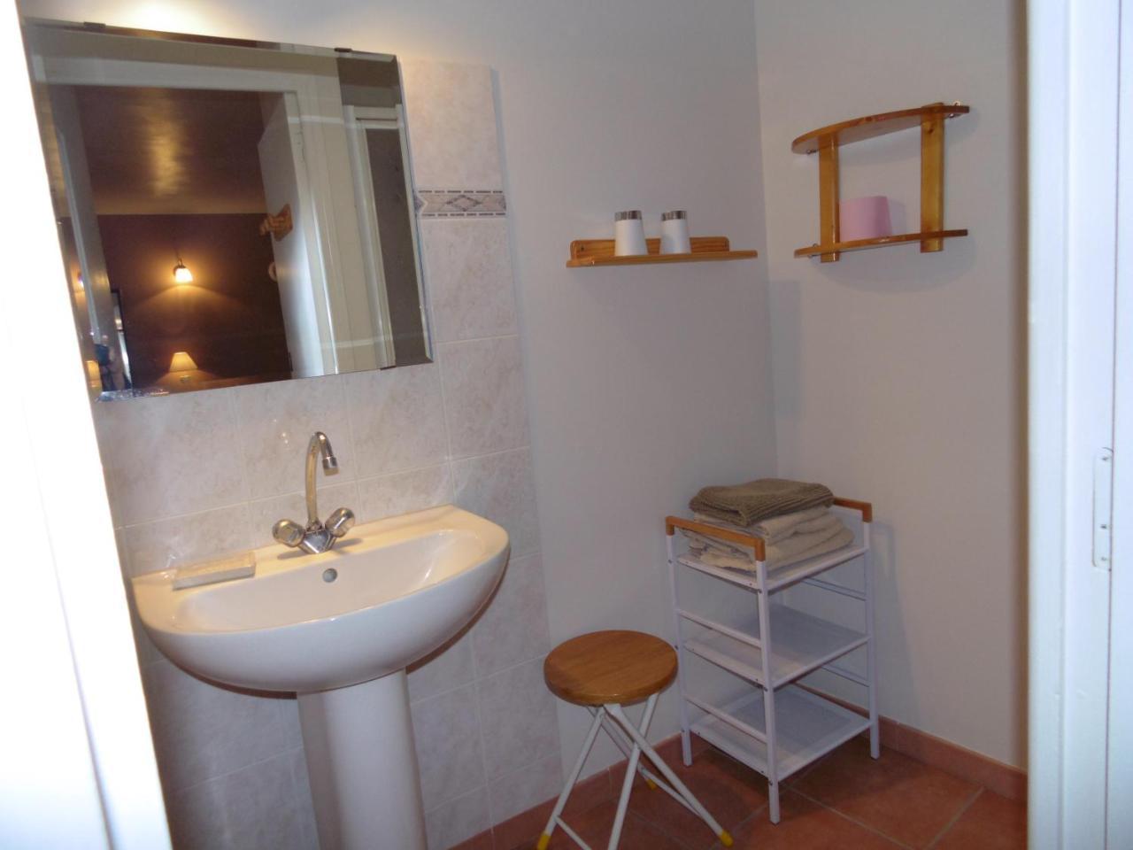 Bed and Breakfast La Ferme De Valauris Систерон Экстерьер фото